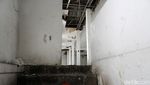 Jorok! Jembatan KAA Bandung Dipenuhi Sampah dan Bau
