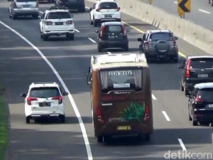 Bukan Cuma yang Ngebut, Kendaraan Lelet di Tol Juga Perlu Ditertibkan