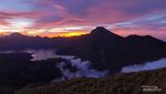 Menanti Sunset Terindah di Pelawangan Sembalun Rinjani