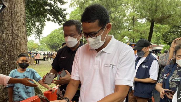 Menparekraf Sandiaga Uno Menparekraf Sandiaga Uno