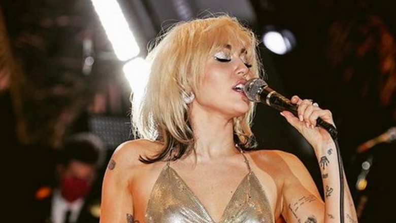 Miley Cyrus di Pesta Tahun Baru 2022 Miley Cyrus di Pesta Tahun Baru 2022