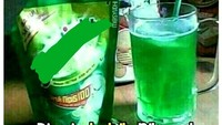 Minuman jeruk nipis yang segar juga cocok untuk dinikmati saat siang hari yang panas. Tak ingin mengeluarkan uang lebih, netizen ini memilih menggunakan sabun cuci piring. Foto: Facebook/Instagram/1cak.com