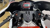 Bagi kamu yang merupakan kolektor otomotif, penggemar MotoGP, atau sekadar ingin menghabiskan uang di awal tahun 2022 ini, motor balap ini dijual secara umum dan boleh dibeli siapa saja. Untuk harganya, motor balap bekas Zarco ini dibanderol sebesar 33.200 euro atau setara Rp 537 juta. Kemungkinan besar itu belum termasuk ongkos kirim. Foto: Race Bike Mart