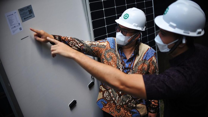 Penggunaan PLTS Atap naik secara signifikan. Utomo SolaRUV pun membuka kesempatan pada masyarakat untuk memiliki PLTS Atap lewat program mitra Juragan Atap Surya.