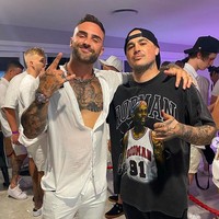 Pesta berlangsung di rumah mewah Jackson ODoherty yang berlokasi di Gold Coast, Australia. Ia menyebut rumah yang dibelinya seharga US$ 2,9 juta atau sekitar Rp 41,3 miliar tersebut Playboy Mansion 2.0. (Foto: Instagram)