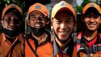 Lagipula, menjadi pahlawan tidak perlu memakai zirah, topeng, serta kemampuan super. Terima kasih untuk pasukan oranye atas jasa-jasanya yang telah diberikan untuk Jakarta!