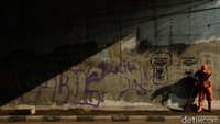 Tiga tugas utama PPSU atau pasukan oranye adalah penanganan prasarana dan sarana jalan, penanganan prasarana dan sarana saluran, dan penanganan prasarana dan sarana taman. Semua dilakukan demi satu misi: rawat Jakarta.