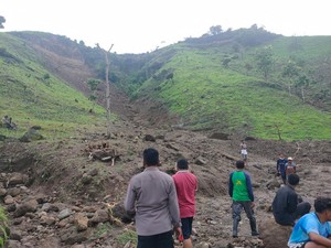 Longsor Terjadi di Dompu NTB, Seorang Warga Hilang Tertimbun Tanah