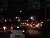 Video: Situasi Arus Lalin di Simpang Gadog Ramai Lancar Malam Ini