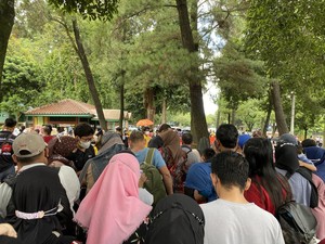 Pengunjung Ragunan Membeludak, Masih Ada yang Tak Punya Tiket Online