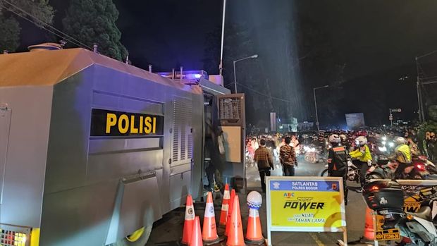 Suasana Puncak Bogor Saat Malam Tahun Baru