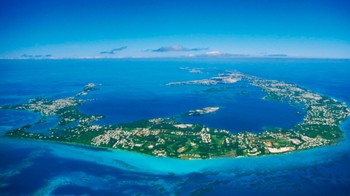 Segitiga Bermuda. Sebuah wilayah di bagian barat Samudra Atlantik Utara. Bentuk wilayahnya didefinsikan sebagai segitiga dengan titik ujung di bagian utara adalah Bermuda, Puerto Riko sebagai titik di sebelah selatan, dan Miami sebagai titik di sebelah barat. Foto: Times of India