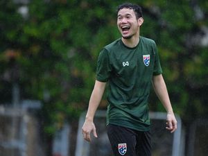 Latihan Thailand Jelang Hadapi Indonesia: Santai di Bawah Guyuran Hujan