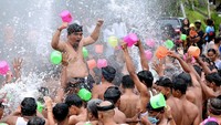 Perang air ini merupakan rangkaian Festival Air Suwat di Desa Suwat, Gianyar, Bali.