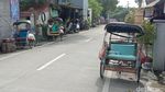 Wisatawan Luar Tak Boleh Datang, Tukang Becak di Kudus Pasrah