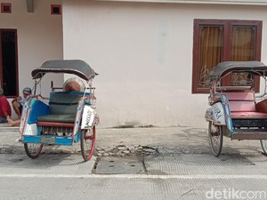 Tidak Ada Wisatawan ke Kudus Saat Libur Tahun Baru, Tukang Becak Wisata Pasrah
