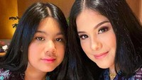 Almira disebut-sebut semakin mirip dengan ibunya, Annisa Pohan. Foto: Instagram