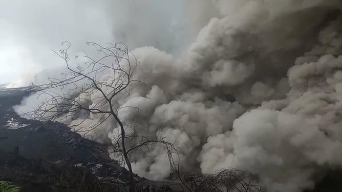 BANJIR LAHAR GUNUNG SEMERU TERJANG SEJUMLAH DAERAH ALIRAN SUNGAI
