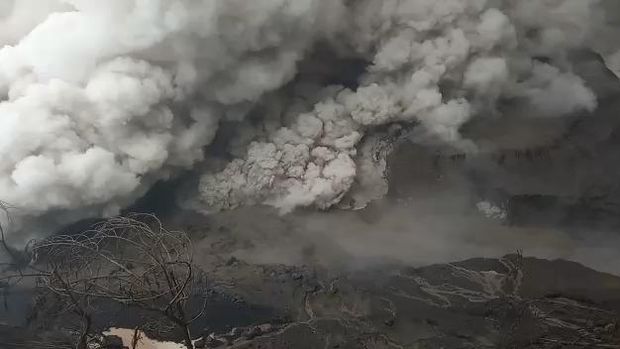 BANJIR LAHAR GUNUNG SEMERU TERJANG SEJUMLAH DAERAH ALIRAN SUNGAI