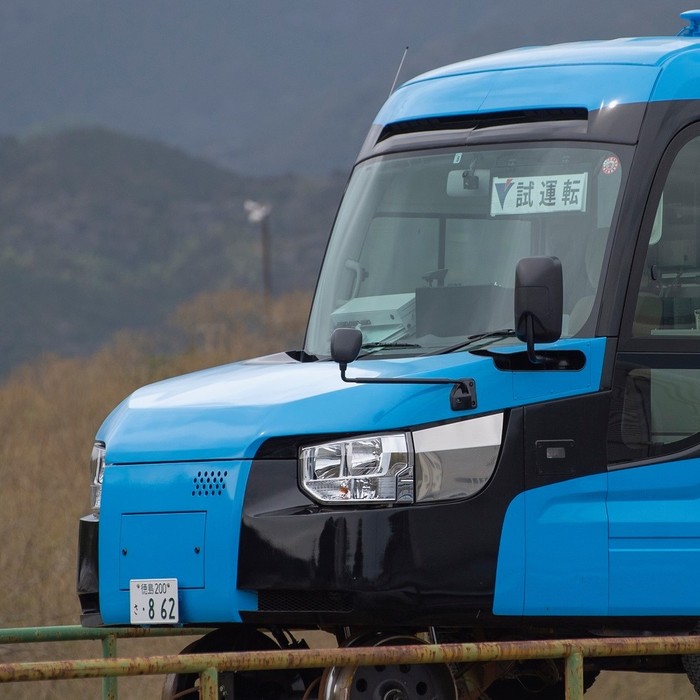 Jepang Ciptakan Bus yang Bisa Jalan di Rel Kereta