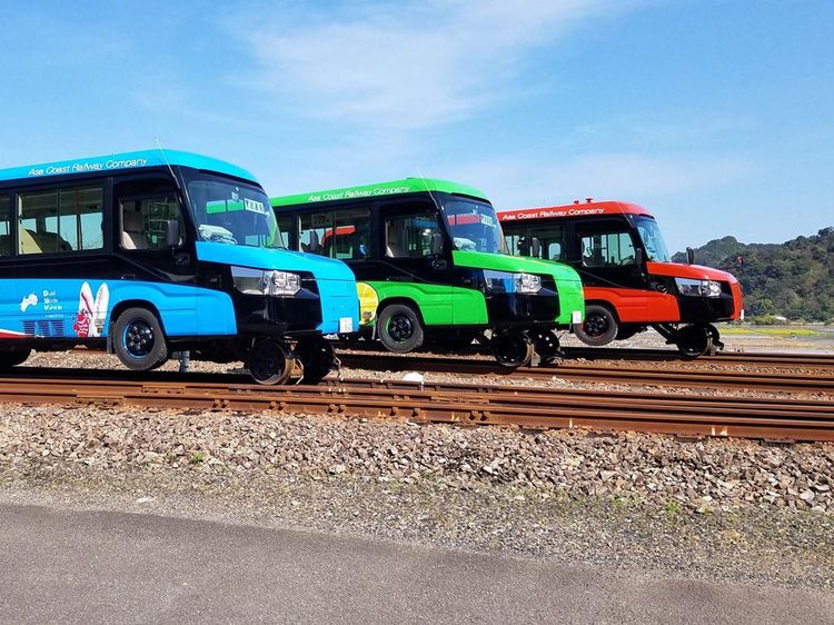 Jepang Ciptakan Bus yang Bisa Jalan di Rel Kereta