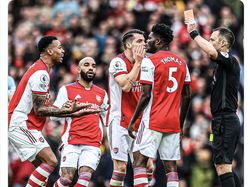 Meme Kekalahan Tragis Arsenal, Kartu Merah, dan Dibobol Menit Akhir