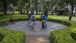 Menghirup Udara Segar di Taman Suropati Jakarta