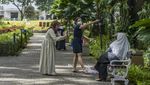 Menghirup Udara Segar di Taman Suropati Jakarta