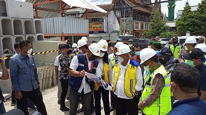 Menteri PUPR Basuki Hadimuljono saat melakukan tinjau di Lasem