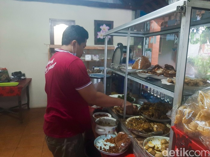 Nasi Campur Ayam Bali Nasi Campur Ayam Warung Mak Juwel