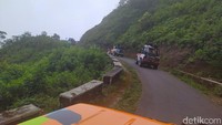Traveler bisa mulai titik start dari Ketep Pass Magelang. Dari Ketep Pass, traveler bisa naik jeep untuk mengeksplore gunung Merapi, Merbabu dan Telomoyo. (Eko Susanto/detikTravel)