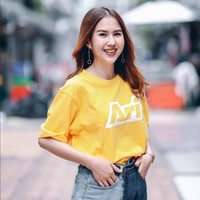 Selain jurnalis, Pia Butsakorn juga dikenal sebagai artis yang sedang kuliah jurusan film dan akting. Foto: Instagram/@bskpia