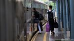 Suasana Stasiun Pasar Senen Saat Puncak Arus Balik Nataru