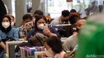 Suasana Stasiun Pasar Senen Saat Puncak Arus Balik Nataru