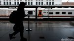 Suasana Stasiun Pasar Senen Saat Puncak Arus Balik Nataru