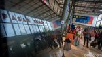 Suasana Stasiun Pasar Senen Saat Puncak Arus Balik Nataru