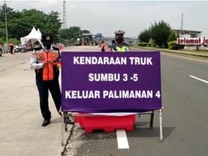 Volume Kendaraan Meningkat, Truk Besar Diminta Keluar Tol Palimanan Cirebon
