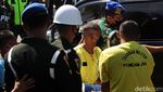 Aksi Kolonel Priyanto Gotong Handi-Salsa ke Dalam Mobil