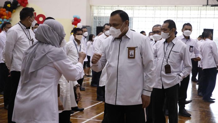 Mengawali kegiatan di awal tahun 2022, KPK melaksanakan apel pagi di Gedung Merah Putih, Jakarta.