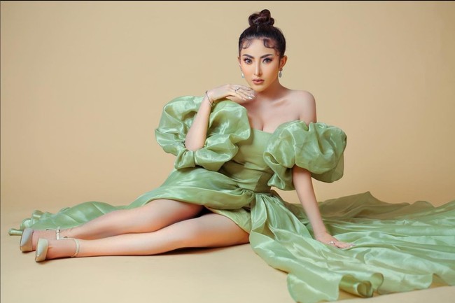 Ayu Aulia beberapa waktu lalu juga jadi pemberitaan lantaran mengalami kejang-kejang dan tak sadarkan diri sampai dilarikan ke rumah sakit. Bahkan sempat mengalami henti jantung. Foto: Instagram/@ayuaulia5252