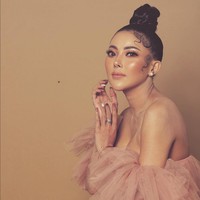 Sebagai penyanyi, Ayu Aulia telah menelurkan satu single berjudul Pasrah. Foto: Instagram/@ayuaulia5252
