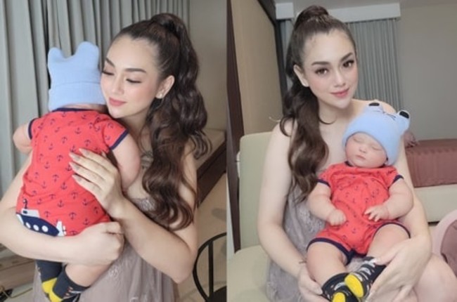 Celine Evangelista juga rupanya memilih untuk mengadopsi boneka arwah. Celine mengadopsi boneka arwah milik Furi Harun. Bak bayi manusia sungguhan, di dalam foto Celine terlihat menggendong dan memperlakukan boneka bayi itu seperti anaknya sendiri. Foto: Instagram