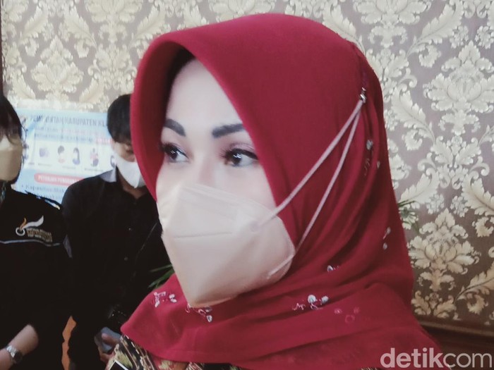 Bupati Klaten, Sri Mulyani, Senin (3/1/2021).
