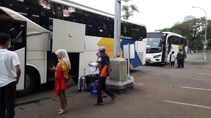 Bus AKAP Damri