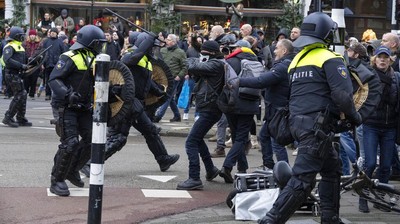 Demo Anti Lockdown di Belanda Ricuh