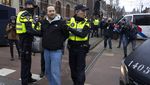 Demo Anti Lockdown di Belanda Ricuh