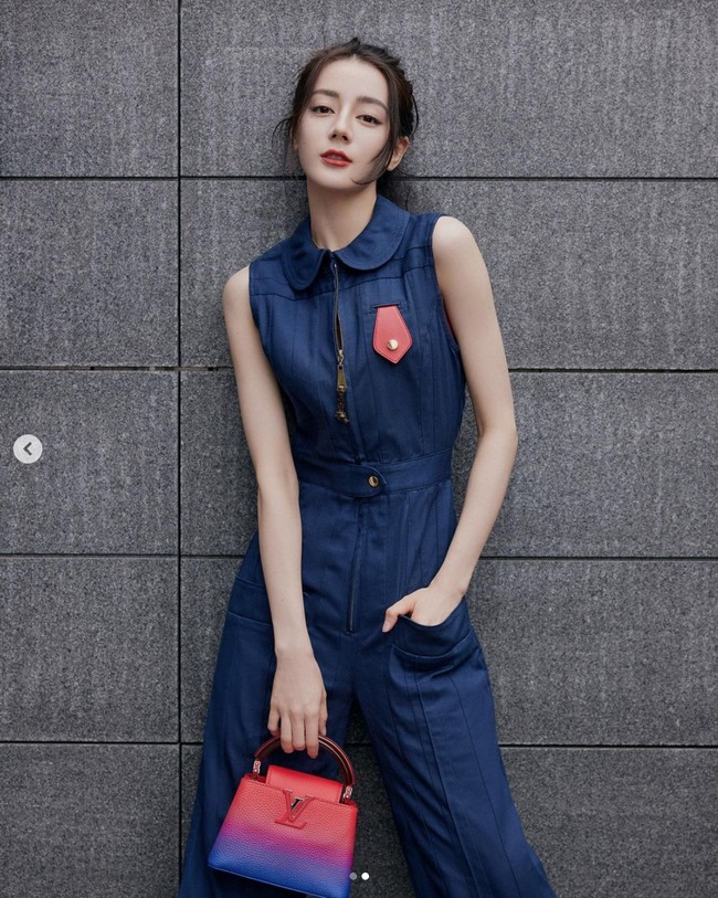 Dilraba Dilmurat konsisten masuk dalam daftar The 100 Most Beautiful Faces TC Candler sejak 2017. Dan tahun 2019 menjadi tahun ketiganya ada di daftar 100 wanita tercantik di dunia. Namun peringkatnya turun ke-34. Foto: Instagram