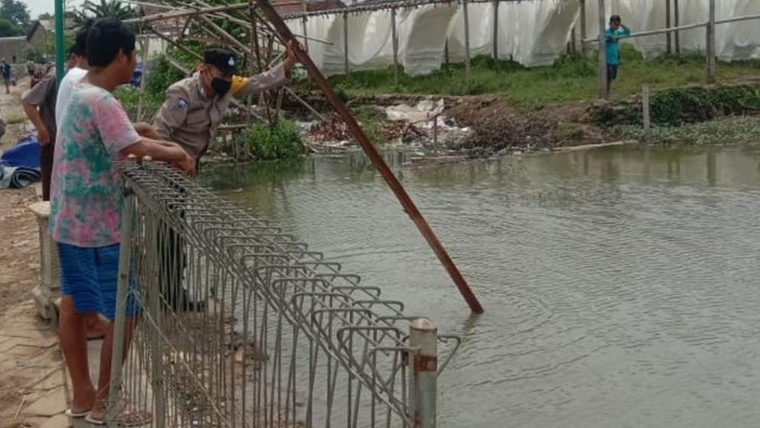Dua bocah tewas tenggelam saat mencari katak di bekas kolam lele di Kabupaten Pekalongan, Senin (3/1/2022).