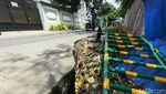 Terlalu! Jalan Ambles di Bekasi Ini Tak Kunjung Diperbaiki