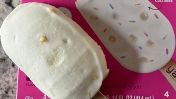 Es krim di foto kemasan dan aslinya berbeda. Foto: Reddit